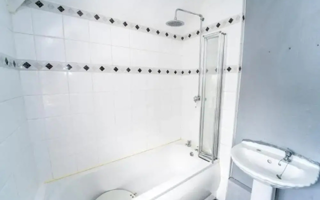 Sunny Lodge in Anstey - Spacious 3 Bedroom Home