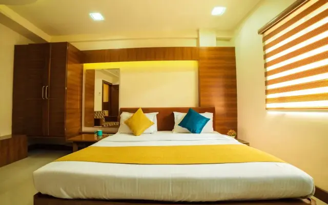 Hotel G K Palace