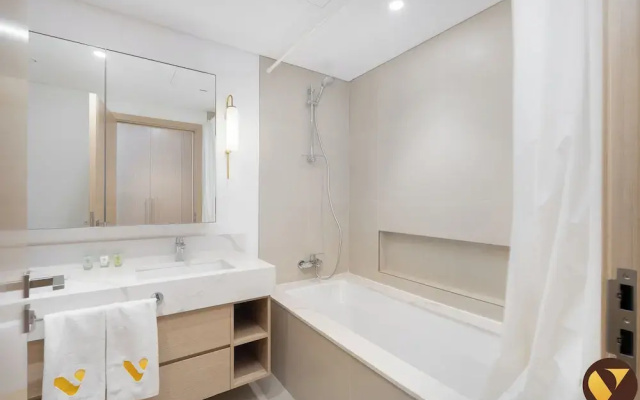 Vogue | Icon Bay Creek Harbour | Waterfront Living