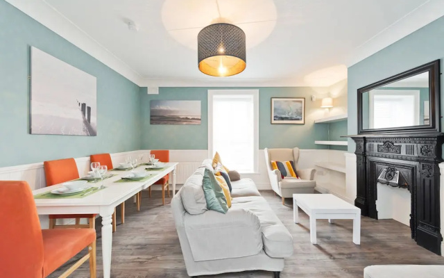 Sweet Inn - Gorgeous Howth I