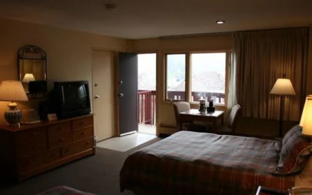 Strata Vail