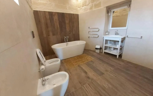 Farmhouse Villa in Gozo With Large Pool & Garden