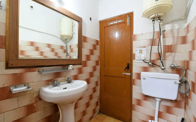 Oyo 13710 Home Cozy 2Bhk Aleo Manali