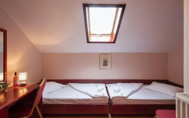 B&B Garestin