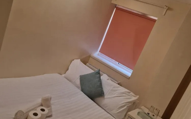 Beautiful 1 Room House in London