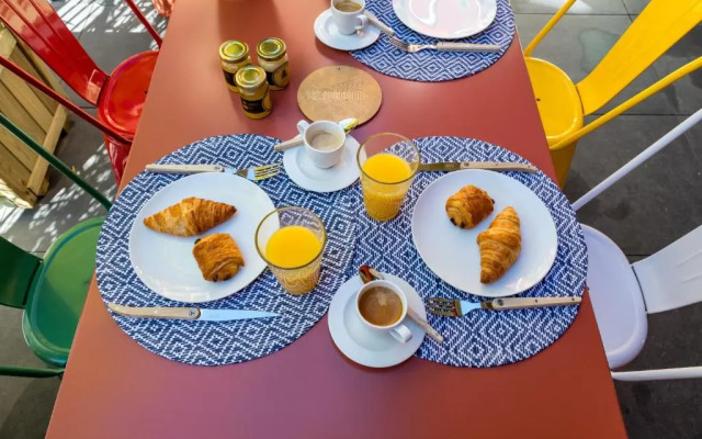 L'Abeille Boutique Apartments