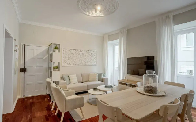Bairro Alto Elegant by Homing
