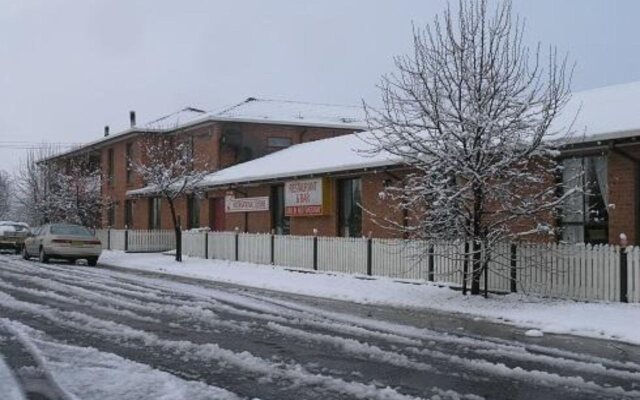 Snowgate Motel