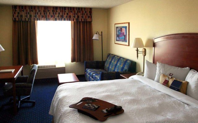 Отель Hampton Inn & Suites Denver - Cherry Creek США, Глендейл - отзывы, цены и фото номеров - забронировать отель Hampton Inn & Suites Denver - Cherry Creek онлайн вид на фасад