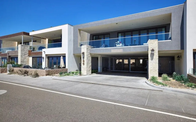 700-104 Water Front Condo w AC!