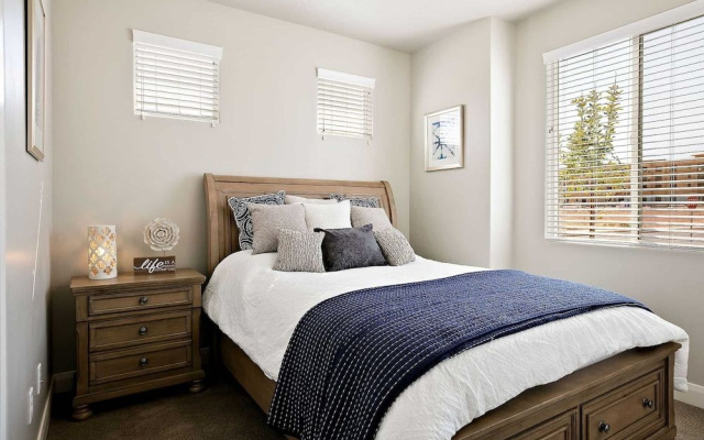 Curtis Ladera by RedAwning