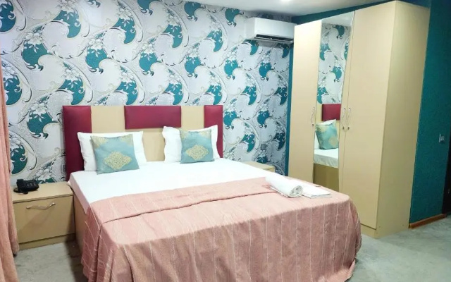 Golden Rose Hotel