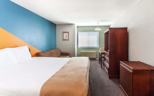 Travelodge by Wyndham Big Bear Lake CA