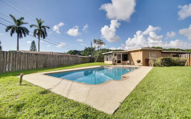 Pets Welcome: Cozy Home w/ Pool in Margate!