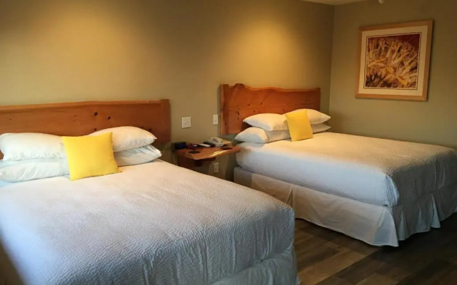 Cambria Shores Inn