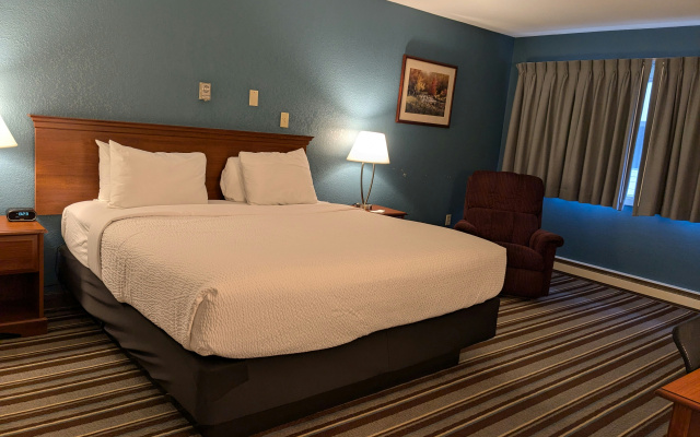 Magnuson Hotel Copper Crown