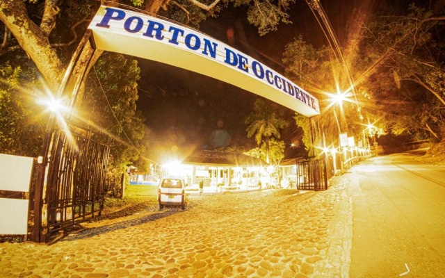 Portón de Occidente by Bernalo Hotels