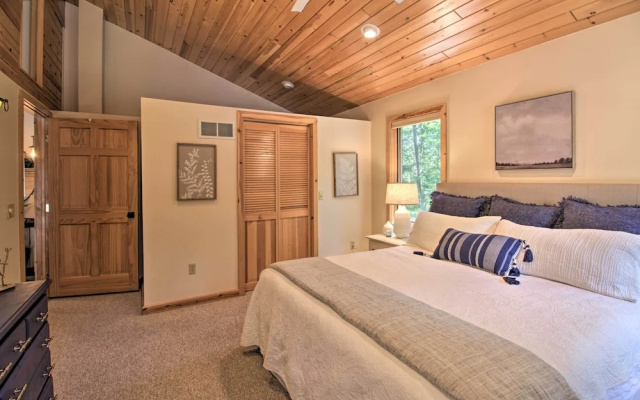 Spacious Cabin on Cross Lake: Treehouse & Sauna!