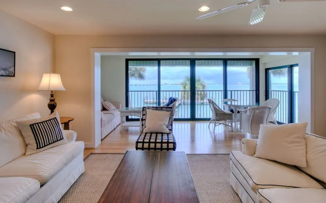 Mariner Point 232