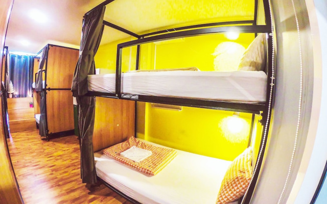 ZZZ Hostel - Don Mueang Airport