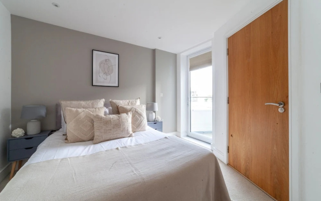 3 Bed Flat by Limehouse Basin