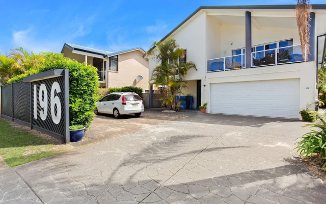 Salamander Beach Accommodation Adults Only