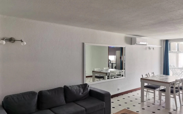 Cozy 1-bed Apartment Near Oura Beach