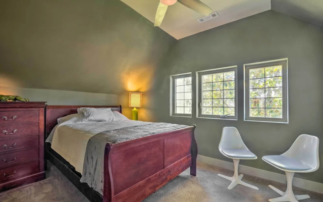 Falling Water Chalet Upper Unit: Near Bike Trails!