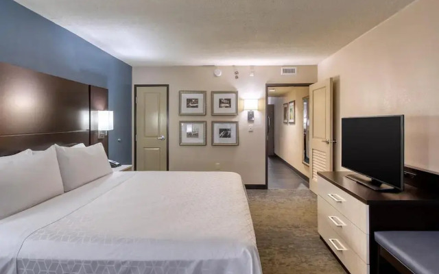 Holiday Inn & Suites Atlanta Airport-North
