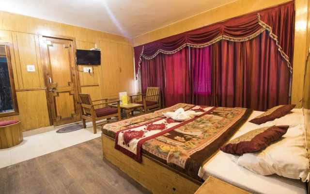 Triveni Hotel