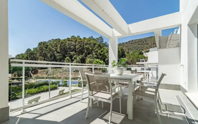 RI B2a- Relaxed Modern Flat in Benahavis
