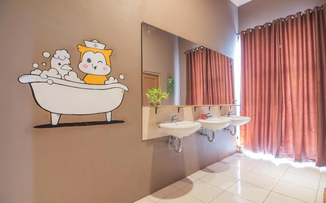 RedDoorz Hostel @ Grand Pangandaran