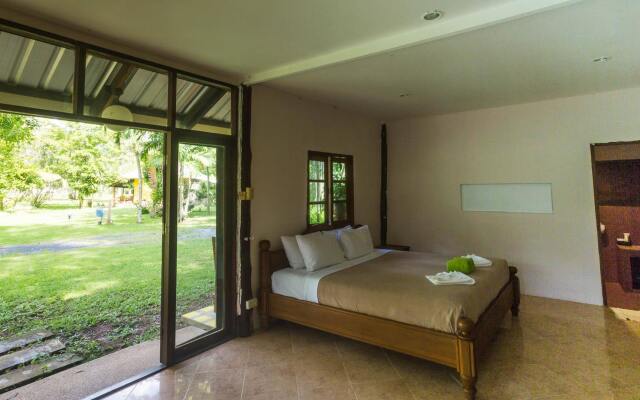 Отель Kamala Bungalows комната для гостей
