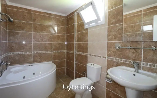 Villa NKL1 by JoyLettings