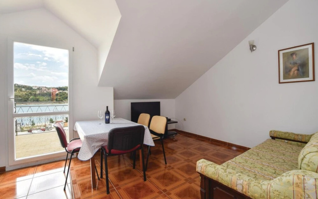 Beautiful Home in Trogir With Wifi and 6 Bedrooms