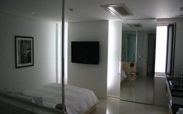 Junibin Hotel