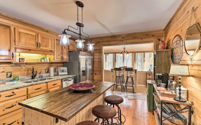 Stunning Ellijay Cabin w/ Community Amenities