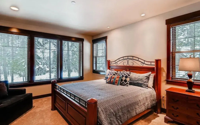 Elk Run Lodge