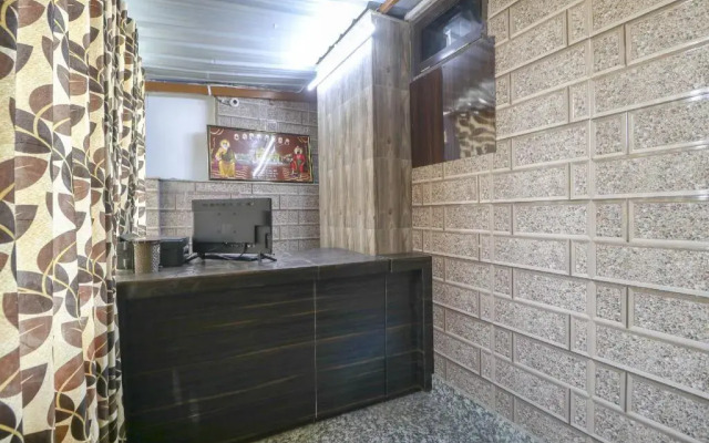 Hotel Famous Inn by OYO Rooms