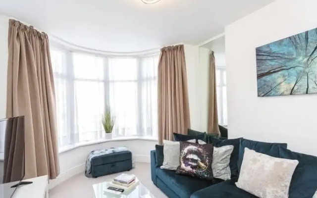 Blackpool Abode - Aurora