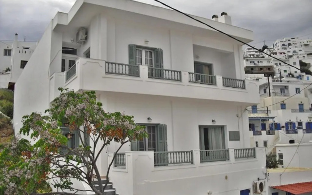 Papanikola House 1