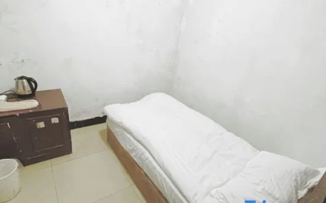 Xinjiyuan Hostel