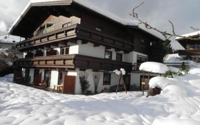 Отель Landhaus Elfi Австрия, Зёлль - отзывы, цены и фото номеров - забронировать отель Landhaus Elfi онлайн вид на фасад