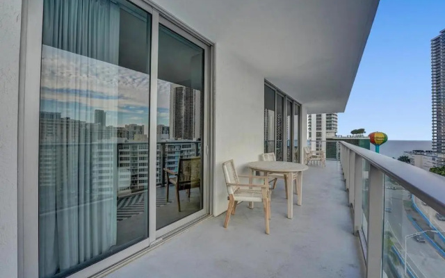 Amazing Apartments at H Beach House