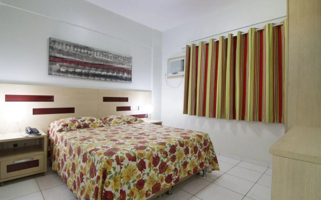 Lagoa Quente Hotel