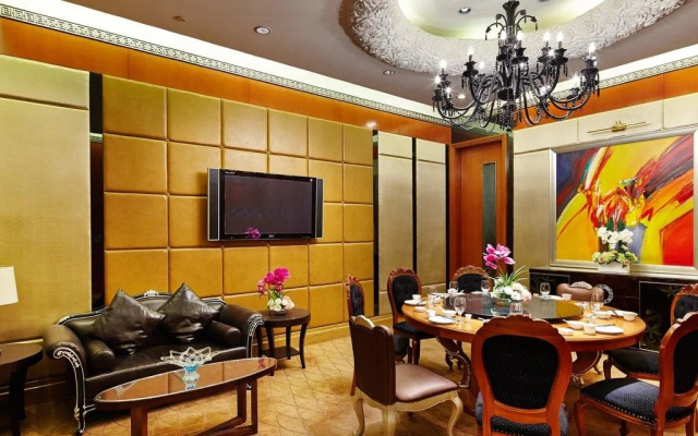 Zhengzhou Baishun International Hotel