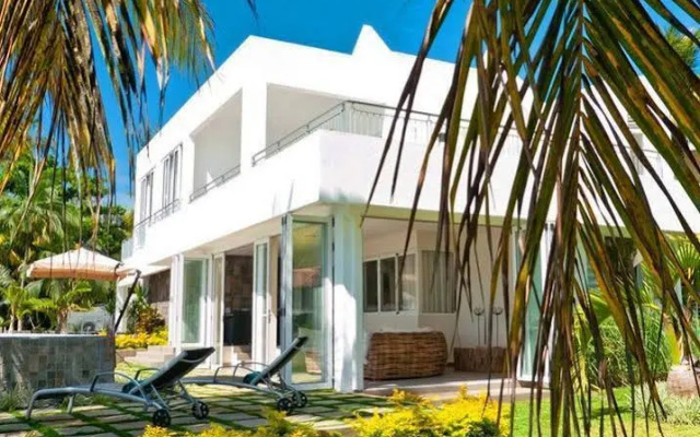 Island's Edge Luxury Private Pool Villas