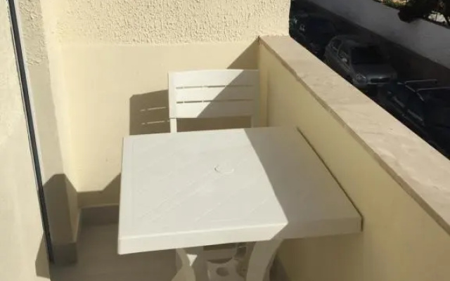 2 camere 50 passi dal mare