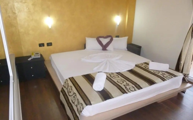 Hotel Red Apple