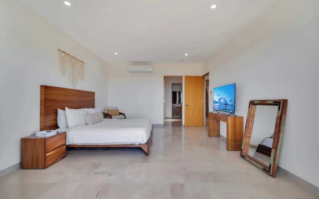 Stunning & Beautiful House With Private Pool